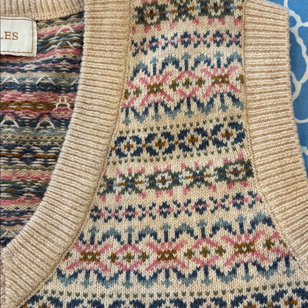 Joules Islay Oatmeal V Neck Fairisle
Pattern Knitted Vest Size 6 - Picture 8 of 9